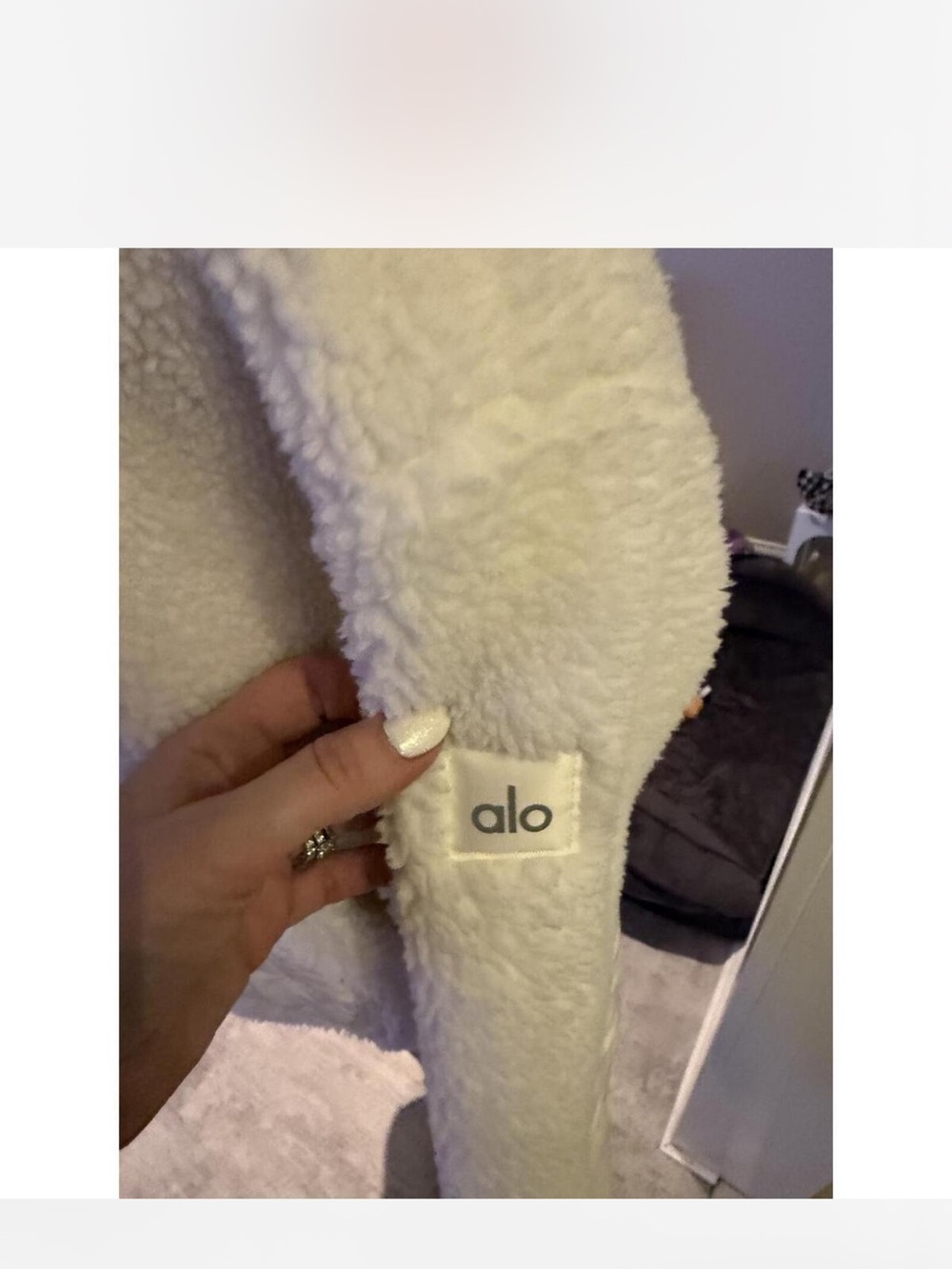 ALO Yoga Edge White Cropped Sherpa Jacket Zip up fleece w quilted pockets M - Picture 4 of 7